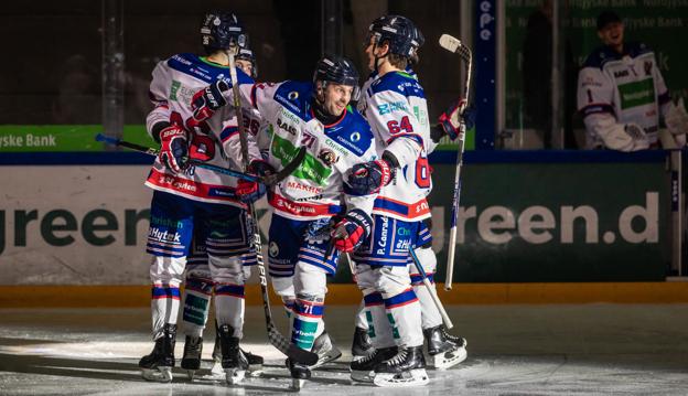 Der har i denne sæson været lidt langt mellem jubelscenerne i Nordjyske Bank Arena i Frederikshavn. Søndag faldt sejren på et ekstra tørt sted. <i>Foto: Martin Damgård</i>