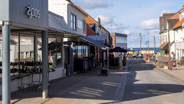 Gågaden i Hirtshals med spændende shopping og havudsigt <i>Foto: Michael Madsen, octomedia</i>