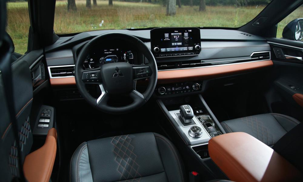 Mitsubishi säger att interiören ska ge en stark premiumkänsla. Mitsubishi säger att interiören ska ge en stark premiumkänsla.