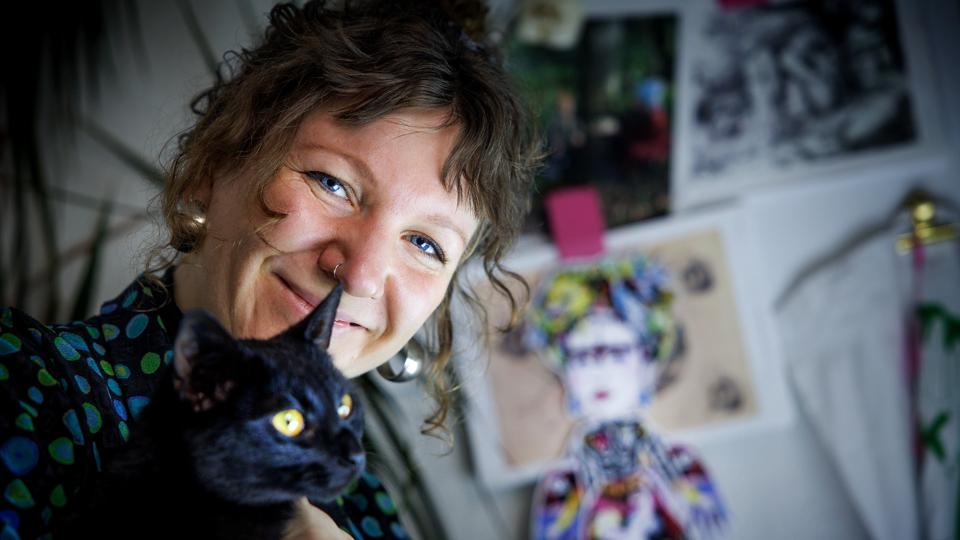 Maya Elisabeth Rathkjen arbejder som lærer på Vesterbølle Efterskole. <i>Foto: Torben Hansen</i>
