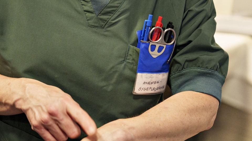Forestilling om lav løn og ringe arbejdsvilkår skræmmer mange unge væk fra velfærdsuddannelser som eksempelvis sygeplejerskeuddannelsen. Det viser ny kortlægning fra Danmarks Evalueringsinstitut. (Genrefoto). <i>Henning Bagger/Ritzau Scanpix</i>