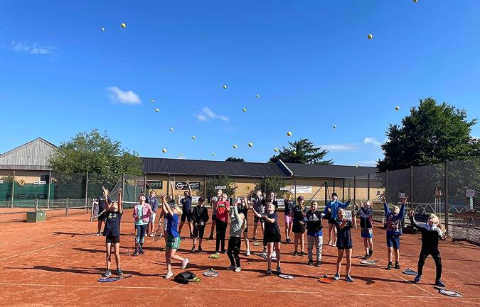 Hver sommer arrangerer klubben en tenniscamp, der altid er et stort tilløbsstykke.