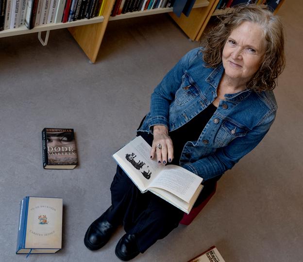 Bente Kristoffersen kan blive så opslugt af en bog, at hun må stå op om natten for at læse. <i>Foto: Lars Pauli</i>
