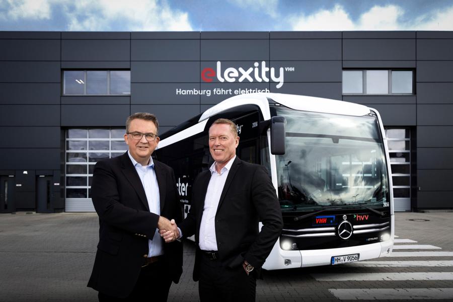 Dr. Lorenz Kasch från Verkehrsbetriebe Hamburg-Holstein och Rüdiger Kappel på Daimler Buses. Dr. Lorenz Kasch från Verkehrsbetriebe Hamburg-Holstein och Rüdiger Kappel på Daimler Buses.