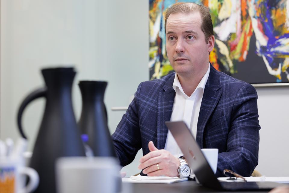 Advokat Kim Østergaard går nu i gang med at forberede et såkaldt gruppesøgsmål, hvor en forbrugers sag mod Dronninglund Fjernvarme skal danne grundlag for erstatning til alle, der er berettiget til en varmecheck på 6000 kroner. <i>Foto: Henrik Bo</i>