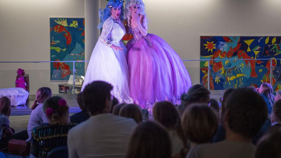 Et dragshow for børn, der den seneste tid har skabt stor debat, er fredag blevet afholdt på Frederiksberg Bibliotek. <i>Thomas Sjørup/Ritzau Scanpix</i>