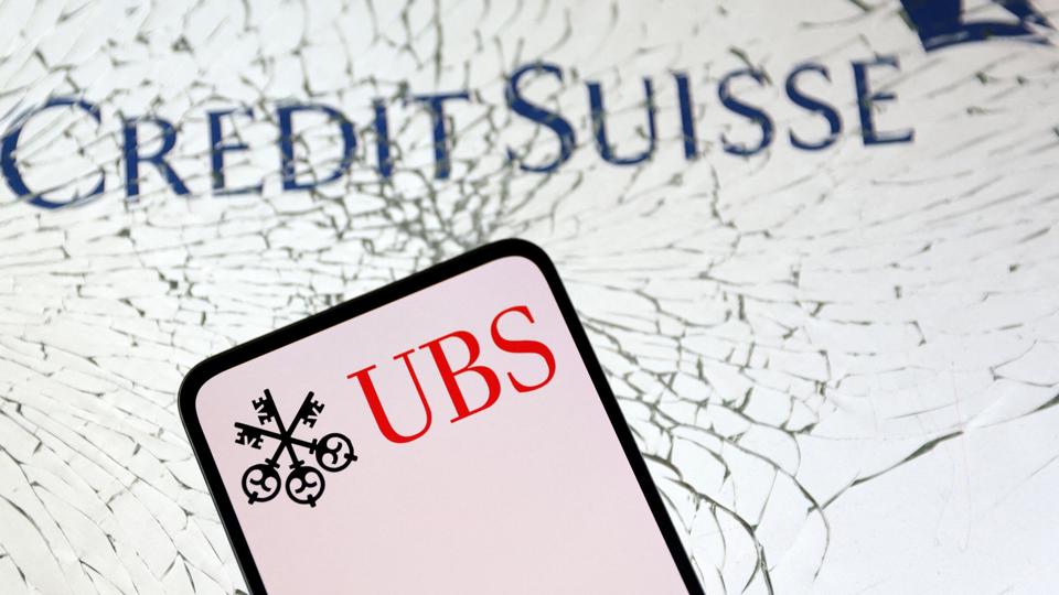 Credit Suisse aktie tabte cirka 25 procent, efter storaktionæren Saudi National Bank meldte ud, at de ikke vil investere yderligere grundet yderligere regler, hvis deres aktieandel overstiger 9,9 procent.(Illustration). <i>Dado Ruvic/Reuters</i>