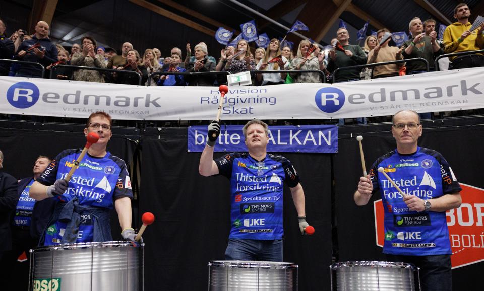 400 fans bakkede Mors-Thy op i lørdagens nordjyske brag - men de fik ikke en sejr i tilbagebetaling. <i>Foto: Henrik Bo</i>