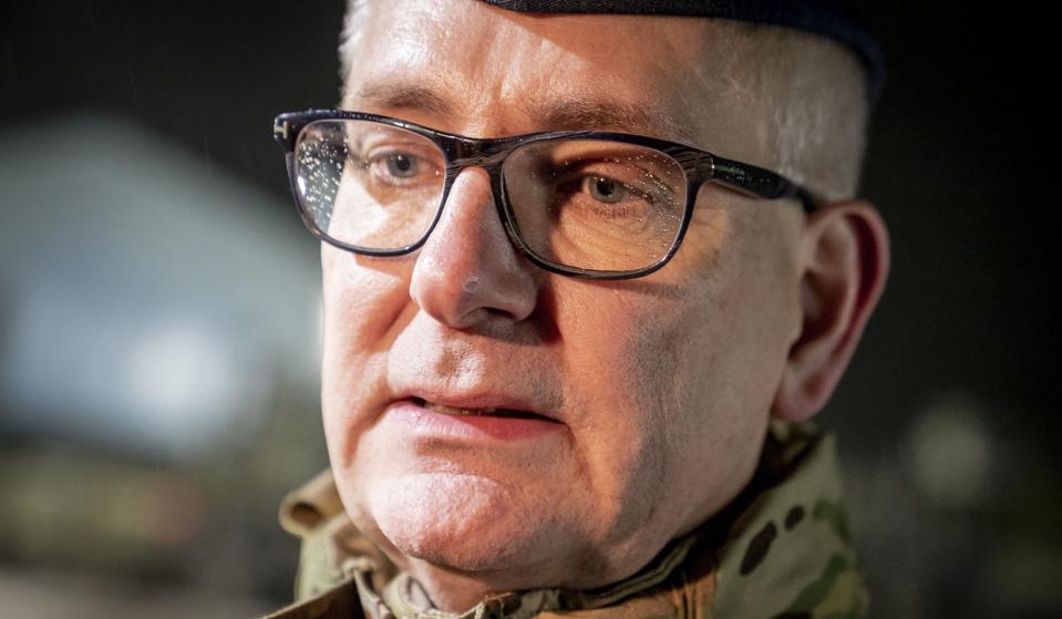 Forsvarschef Flemming Lentfer ses her under et besøg hos danske soldater i Letland i januar. (Arkivfoto). <i>Mads Claus Rasmussen/Ritzau Scanpix</i>