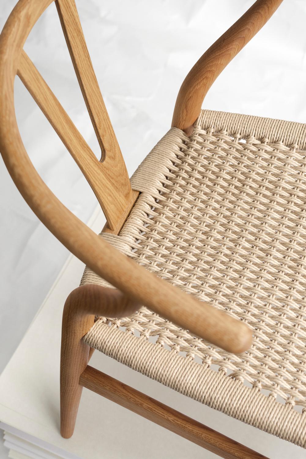 Carl Hansen & Søn producerer og sælger blandt andet Hans J. Wegner Y-stol. Carl Hansen & Søn producerer og sælger blandt andet Hans J. Wegner Y-stol.
