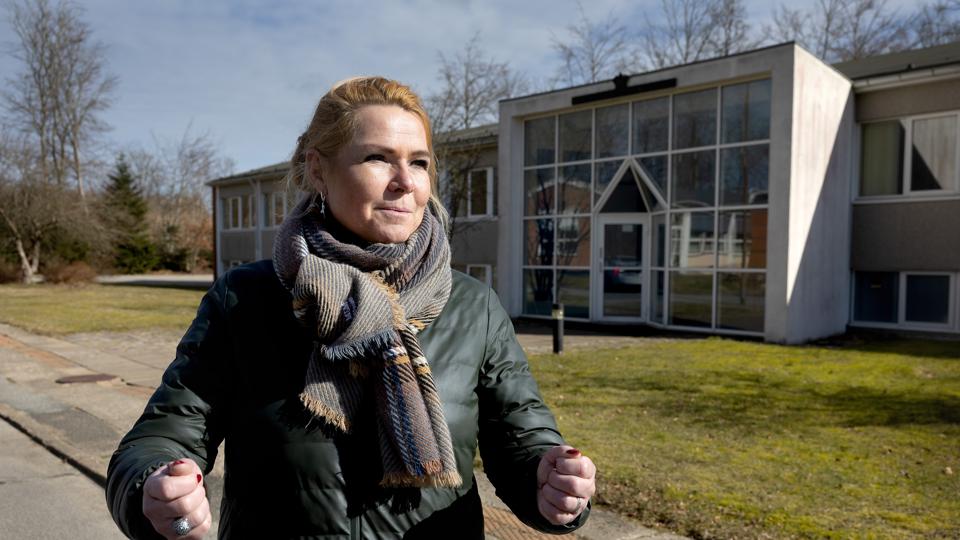 Inger Støjberg og Danmarksdemokraterne vil have genåbnet våbenfabrikken i Elling.   <i>Foto: Bente Poder</i>