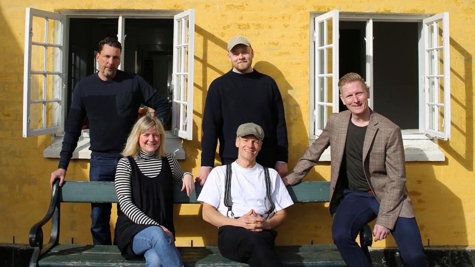 Øverst fra venstre: Clint Lundum og Jonatan Chemnitz. Nederst fra venstre: Katrine Sams, Karl-Emil Sams og Thomas Madsen. <i>Foto: Skagens Kunstmuseer</i>