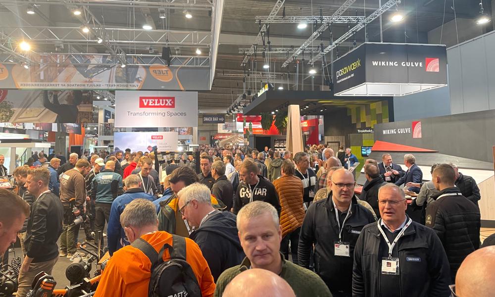 Ifølge Brancheforeningen Danske Byggecentre vidner den store tilslutning til messen både om, at der er en stor lyst i branchen til at samles på tværs af producenter og byggefagfolk – og at der er et behov for, at vi kan mødes fysisk, skabe relationer og se, prøve og tale om nye produkter og løsninger Ifølge Brancheforeningen Danske Byggecentre vidner den store tilslutning til messen både om, at der er en stor lyst i branchen til at samles på tværs af producenter og byggefagfolk – og at der er et behov for, at vi kan mødes fysisk, skabe relationer og se, prøve og tale om nye produkter og løsninger