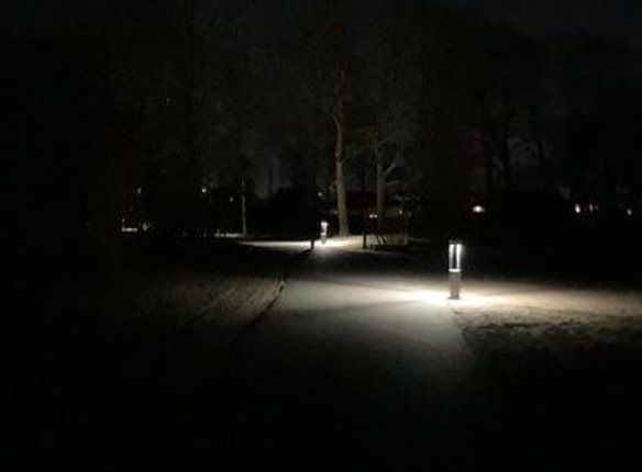 Der er ikke meget lys på Syrestien i Nørresundby.