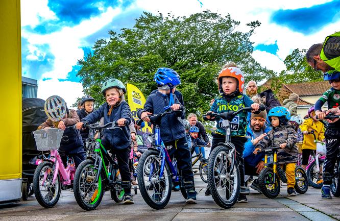 Børn fra 3 år og op til 15 kan få lov at prøve at være cykelrytter. Foto fra 2022.