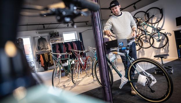 Nikolaj Glyø stor i spidsen for Bike House, som har Action House og Løkken Klitcamping med som investorer. <i>Foto: Martin Damgård</i>