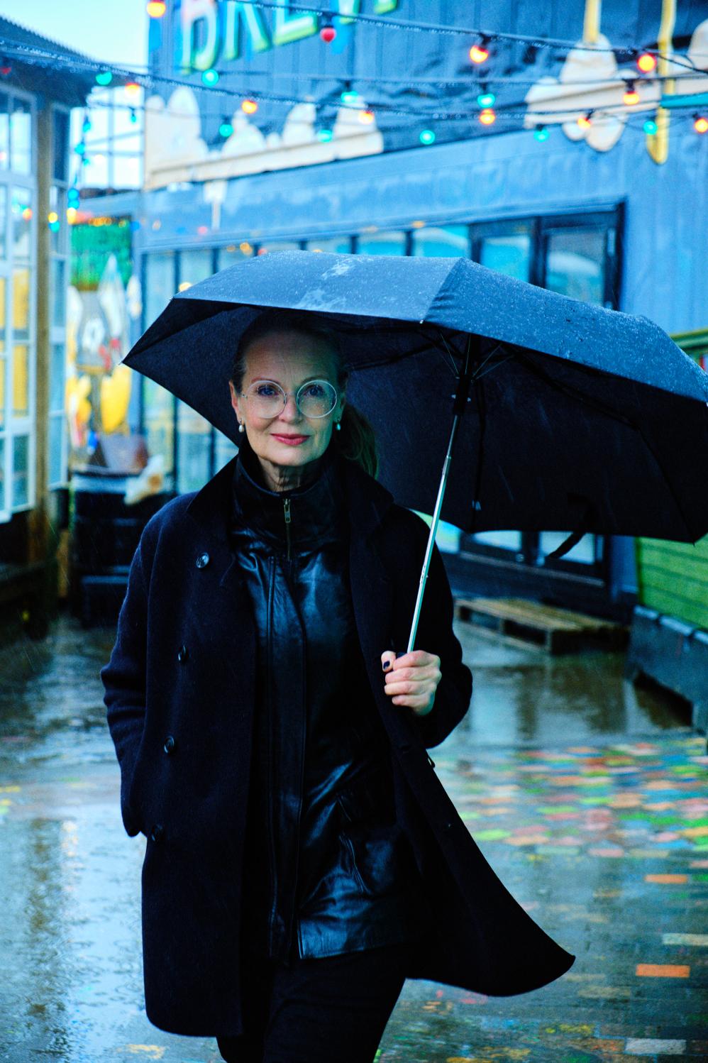Rikke Juul Gram, partner og kreativ direktør hos Schønherr, kalder de to udnævnelser en forstærkning af virksomhedens 2030-strategi, der får fokus på nogle af de store samfundsudfordringer, som biodiversitets- og klimakrisen. Rikke Juul Gram, partner og kreativ direktør hos Schønherr, kalder de to udnævnelser en forstærkning af virksomhedens 2030-strategi, der får fokus på nogle af de store samfundsudfordringer, som biodiversitets- og klimakrisen.