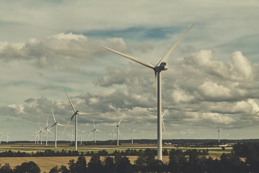 Eurowind Energy har indgået aftale med det statsejede gasdistributionsselskab Evida om et samarbejde om udviklingen af brintinfrastruktur i form af en rørledning, der kan transportere brint fra Eurowinds jyske energiparker ved Hejring, Handest og Overgaard til gaslagret i Lille Torup. Eurowind Energy har indgået aftale med det statsejede gasdistributionsselskab Evida om et samarbejde om udviklingen af brintinfrastruktur i form af en rørledning, der kan transportere brint fra Eurowinds jyske energiparker ved Hejring, Handest og Overgaard til gaslagret i Lille Torup.