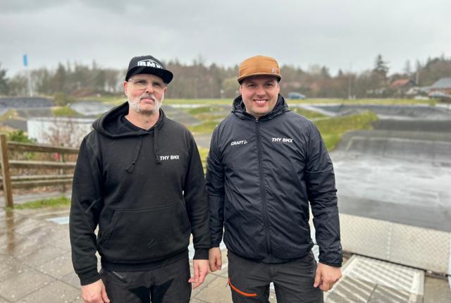 Formand for Thy BMX Poul Hansen (tv.) og bestyrelsesmedlem og træner Mikkel Jepsen Konge (th.)