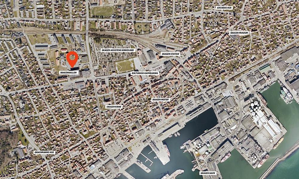 Den nye Skagenhallen betegnes som byens multifunktionelle kulturhus og et moderne fyrtårn for området, og er velplaceret i forhold til områdets kulturakse, der strækker sig imellem Skagen havn, midtbyen og de øvrige nærliggende kulturdestinationer. Den nye Skagenhallen betegnes som byens multifunktionelle kulturhus og et moderne fyrtårn for området, og er velplaceret i forhold til områdets kulturakse, der strækker sig imellem Skagen havn, midtbyen og de øvrige nærliggende kulturdestinationer.