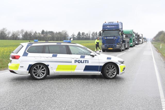Færdselsuheld på Aggersundvej, hvor en lastbil er kørt ind i en stilleholdende personbil.