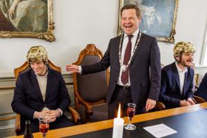 Se billederne: Rekord-guldfest hos Aalborgs borgmester