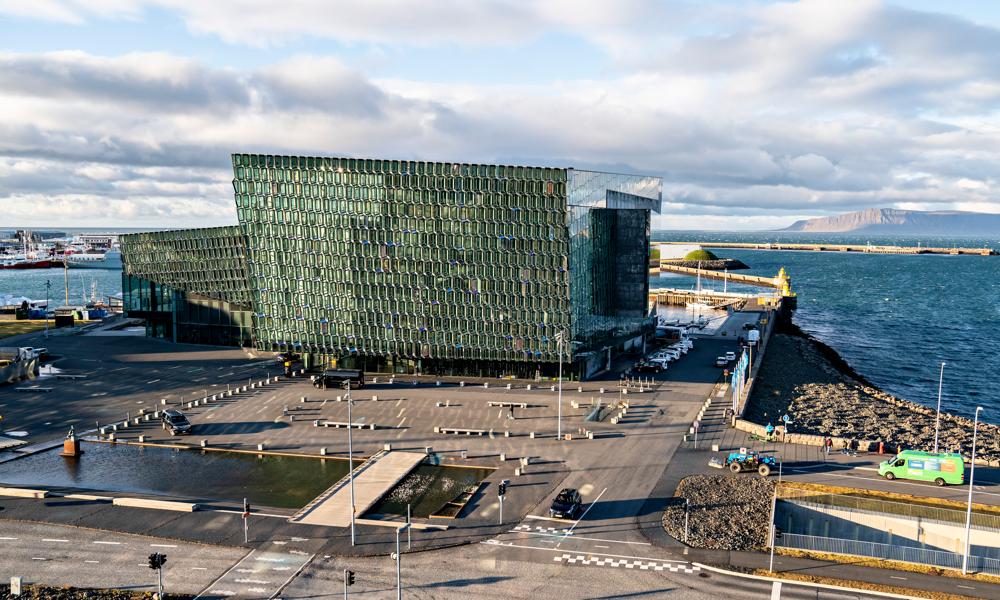 Jørn Larsen vil lade sig inspirere af Harpa, musikhuset i Reykjavik, som er tegnet af Henning Larsen.