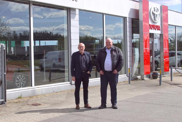 Borgmester Mogens Jespersen blev en af de første Toyota-forhandlere i Danmark - i dag ligger Toyota stadig i Hadsund, nu med Lars Hird som frontmand.                               