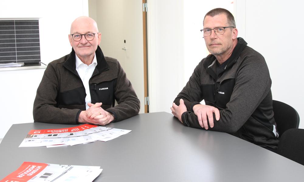 Carsten Hoeck, adm. direktør i Loxam, og Jimmy Vulf, ansvarlig for muduler Fyn og Jylland, her i det nyeste og mest moderne modul, der har stor fleksibilitet. Modulet sparer 60 procent på på energiforbruget. Foto: Torben Sigh Carsten Hoeck, adm. direktør i Loxam, og Jimmy Vulf, ansvarlig for muduler Fyn og Jylland, her i det nyeste og mest moderne modul, der har stor fleksibilitet. Modulet sparer 60 procent på på energiforbruget. Foto: Torben Sigh