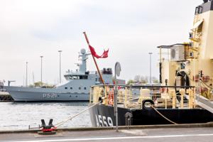 Flådens friske fartøjer på besøg: Derfor ligger store skibe i Thisted Havn