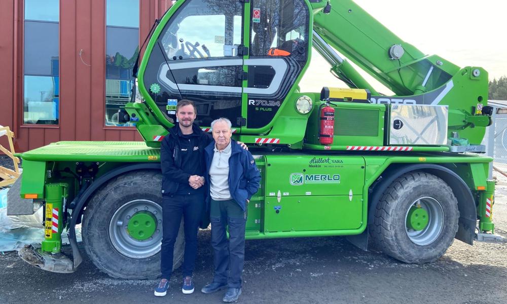 Hüllert Maskins säljare Peter Sjöström tillsammans med Göran Forsberg. Hüllert Maskins säljare Peter Sjöström tillsammans med Göran Forsberg.