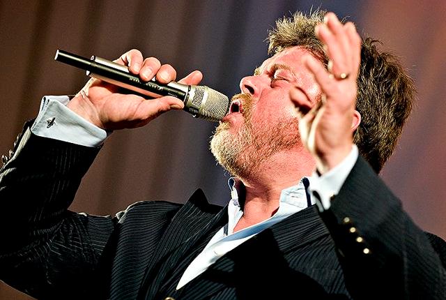 Sangeren og entertaineren Stig Rossen optræder ved arrangementet i Dronninglund 26. maj.