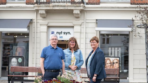 Peter Jakobsen, Annette Mortensen og Karin Bruun fra Nyt Syn Hobro.  <i>Foto: Bjarne Hyldgaard.</i>