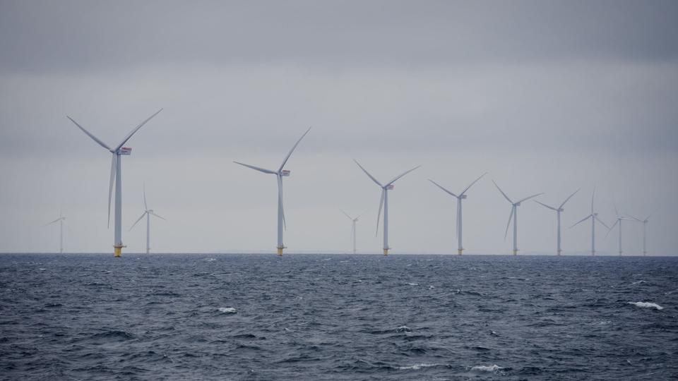 Regeringen har ifølge Børsen foreslået, at der oprettes et statsligt selskab, som skal eje en fjerdedel af de nye havvindmølleparker på samlet set seks gigawatt, der skal opføres det kommende år. (Arkivfoto). <i>Bo Amstrup / Ritzau Scanpix/Ritzau Scanpix</i>