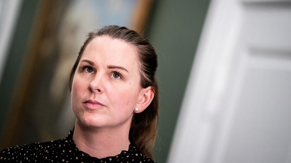 Onsdag foreslår Enhedslisten at udvide abortgrænsen fra 12 uger til 22 uger. Det er "et ubehageligt forslag", mener De Konservatives politiske ordfører, Mette Abildgaard (på billedet). Hun mener, at man glemmer "dét, der vokser inde i maven". (Arkivfoto). <i>Ida Marie Odgaard/Ritzau Scanpix</i>