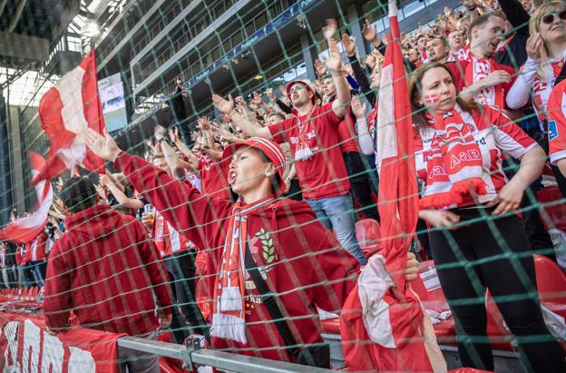 14.000 AaB-fans overværede tordagens pokalfinale i Parken, og de måtte efterfølgende drage slukørede hjem mod det nordjyske. <i>Foto: Martin Damgård</i>