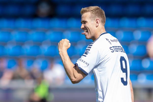 Mens Tobias Anker scorede til 1-0, bankede Lasse Steffensen det sidste søm i FC Helsingørs kiste med scoringen til 2-0. <i>Foto: Bente Poder</i>