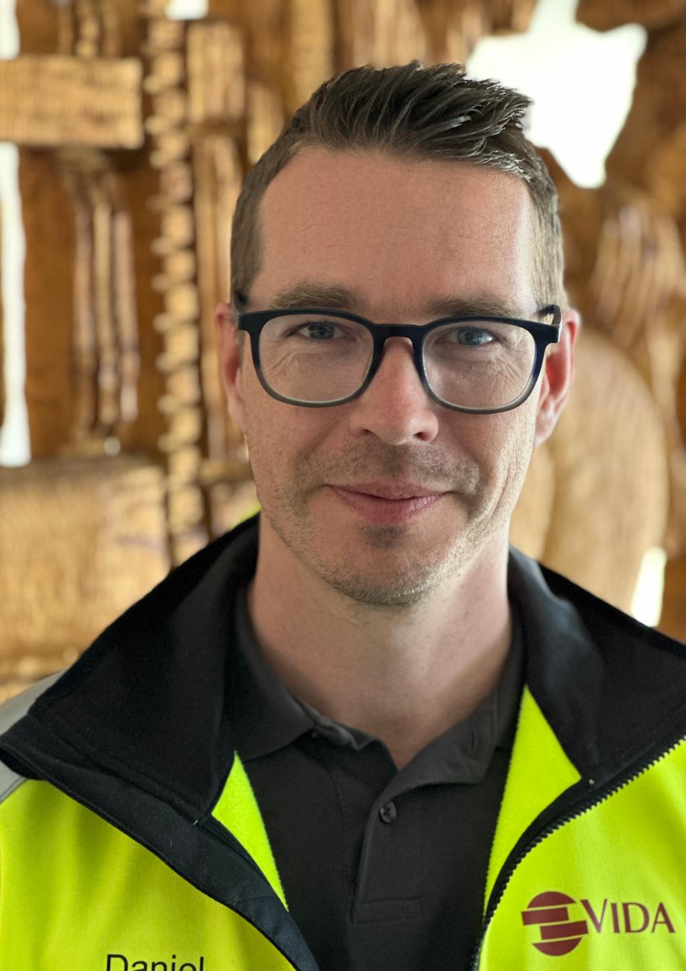 Daniel Dalqvist är produktionschef för sågdelen av Vida Borgstena. Daniel Dalqvist är produktionschef för sågdelen av Vida Borgstena.