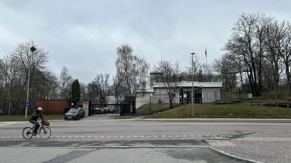 Sverige udviste i april fem diplomater fra den russiske ambassade i Stockholm (billedet). Torsdag har Rusland udvist fem svenske diplomater. <i>Staff/Reuters</i>