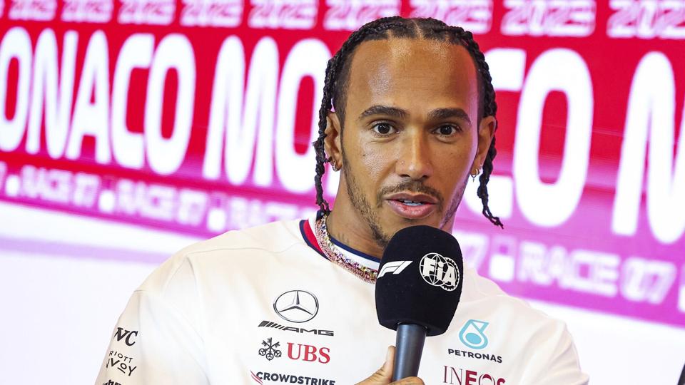 Lewis Hamilton afliver torsdag alle rygter om, at han skulle være på vej til Ferrari. <i>Hoch Zwei/Ritzau Scanpix</i>