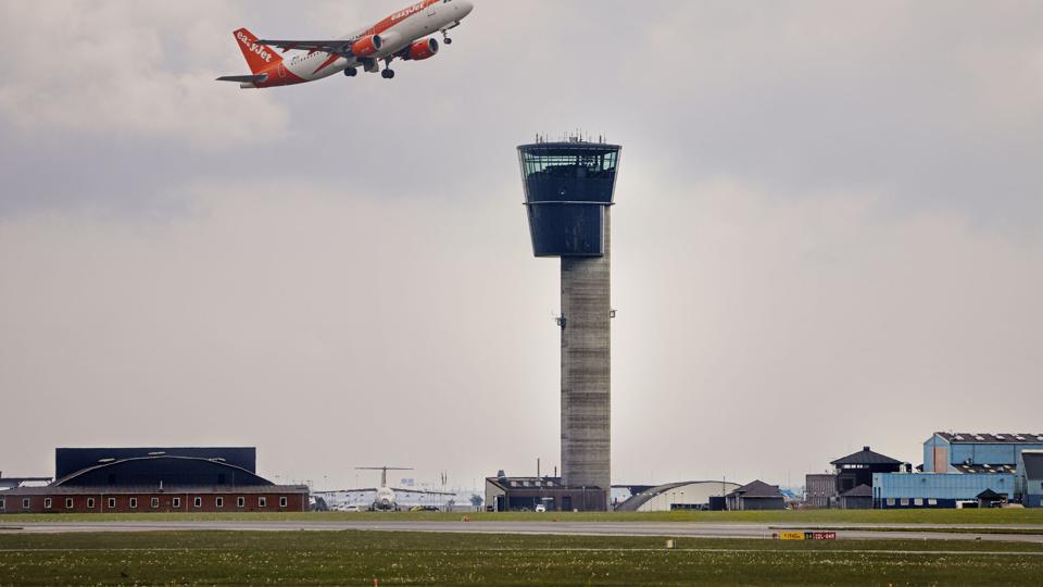 Københavns Lufthavn lukker en af sine to hovedbaner på grund af reparation. Arbejdet blev igangsat 22. maj og vil løbe helt frem til 7. juli, hvor hovedbanen vil være døgnlukket. (Arkivfoto). <i>Liselotte Sabroe/Ritzau Scanpix</i>