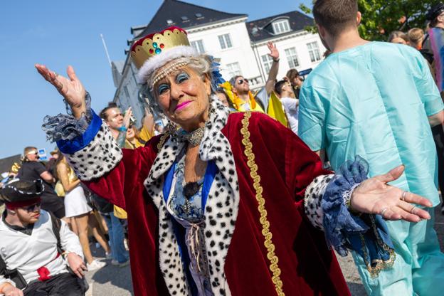 skade begrænse overvælde Se karnevals-billederne: Festen er en dronning værdig | Nordjyske.dk