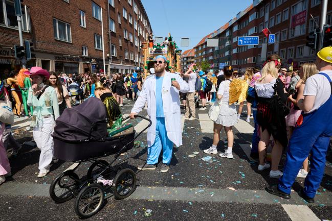 Aalborg Karneval 2023 på Vesterbro i Aalborg.
Aalborg 27. maj 2023.