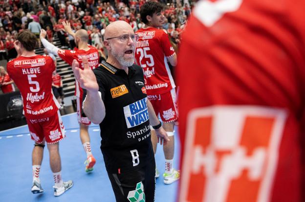 Cheftræner Stefan Madsen var en lettet mand efter Aalborg Håndbolds sejr over Fredericia. <i>Foto: Lars Pauli</i>