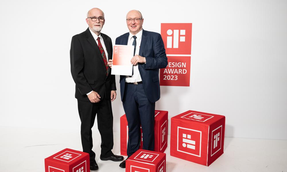 Michael Westhoff och Wolfgang Vogl på Rototilt GMBH kunde ta emot iF Design Award i maj. Michael Westhoff och Wolfgang Vogl på Rototilt GMBH kunde ta emot iF Design Award i maj.
