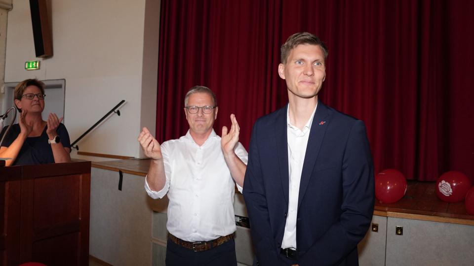 Lasse Frimand Jensen (til højre) kan inden længe kalde sig borgmester i Aalborg Kommune. <i>Foto: Henning Bagger/Ritzau Scanpix</i>