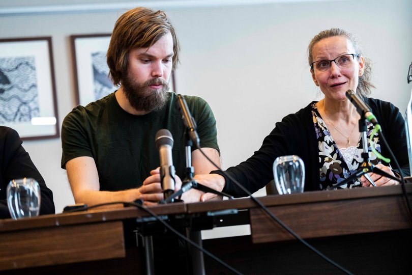 Kirsten Kjems til pressemøde på Clarion Hotel med sin søn kort efter, han er landet i Københavns Lufthavn. <i>Martin Sylvest/Ritzau Scanpix</i>