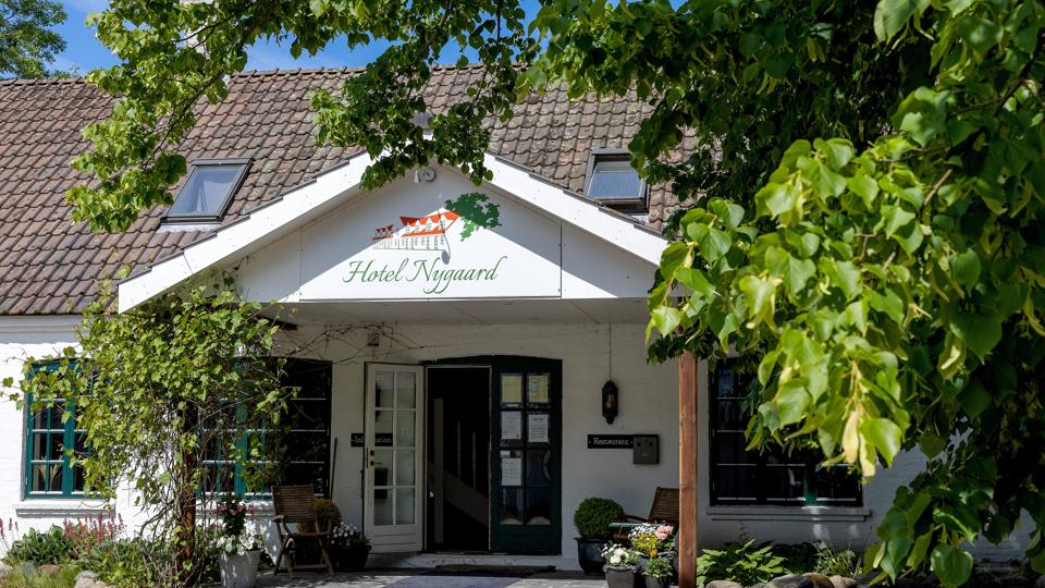 Hotel Nygaard ligger lidt udenfor Byrum på Læsø. <i>Foto: Henrik Bo</i>