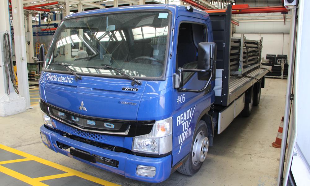 Hessel Trucks importerer Mercedes og Fuso i Danmark - her en eCanter2 på fabrikken i Tramagal, Portugal. Hessel Trucks importerer Mercedes og Fuso i Danmark - her en eCanter2 på fabrikken i Tramagal, Portugal.