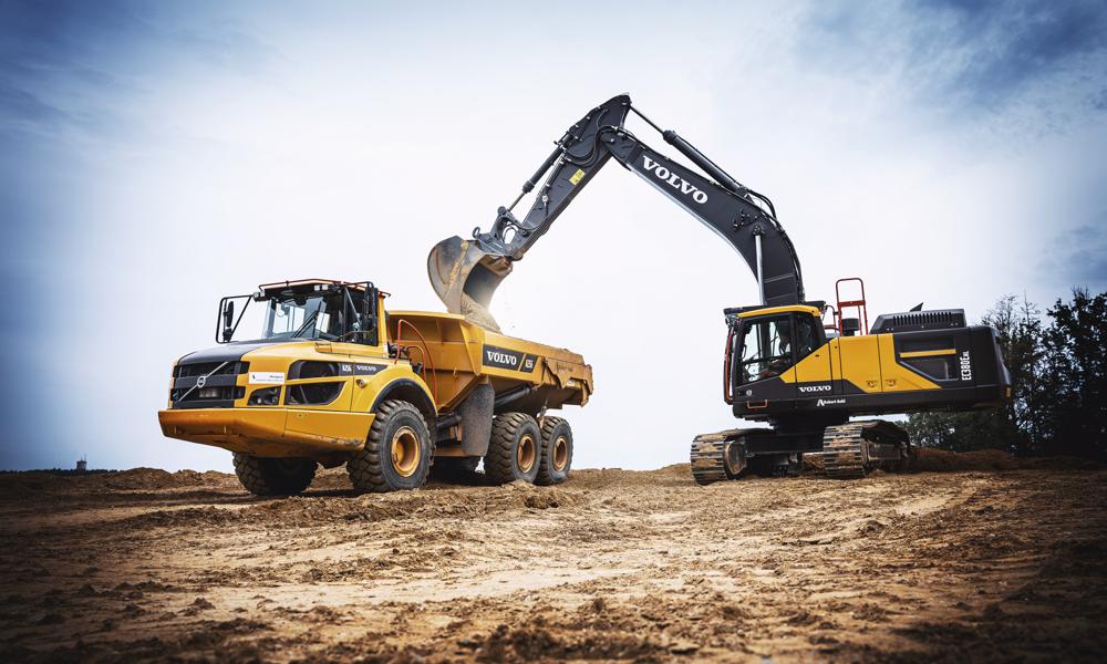 Den första EC380E Hybrid från Volvo CE, har satts i arbete hos en kund i Europa. Den första EC380E Hybrid från Volvo CE, har satts i arbete hos en kund i Europa.